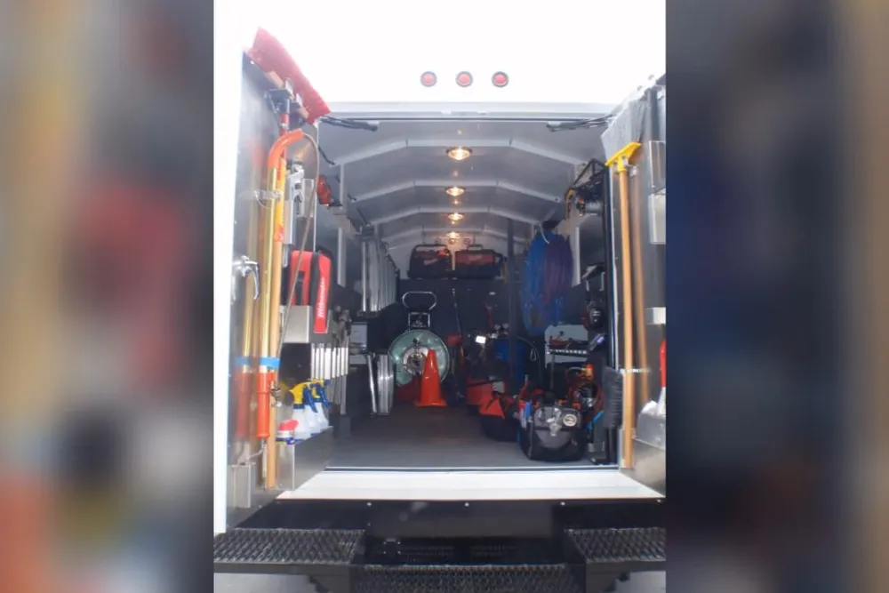 Emergency plumbing service truck at night for 24/7 emergency plumber in Prescott Valley in Prescott Valley, AZ